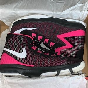 Nike Shoes - Nike Women’s basketball shoes Nike Shoes - Nike Women’s basketball shoes